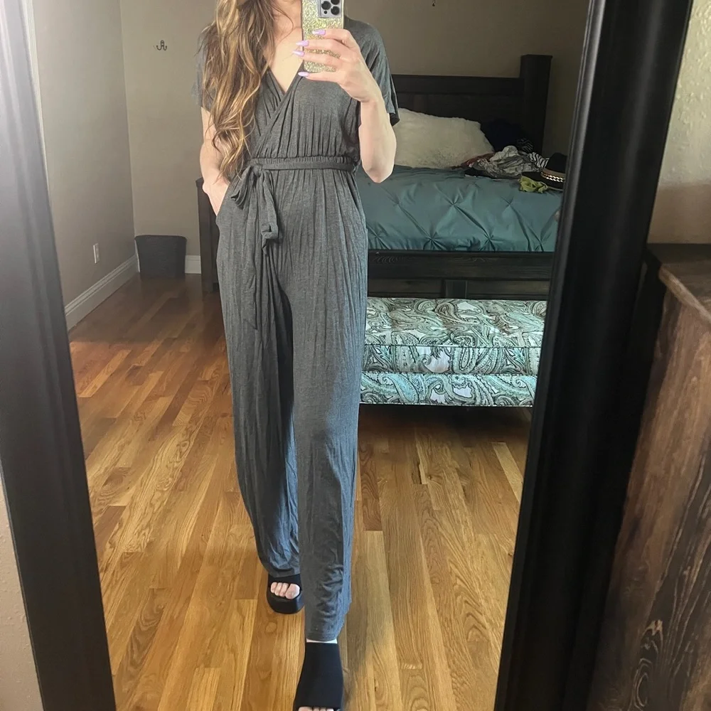 Kiki Larue Office Edit capped off jumpsuit size small - Picture 2 of 3